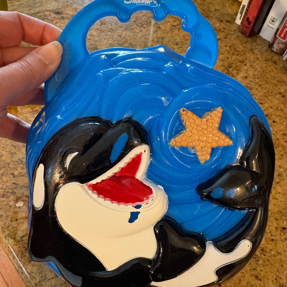SeaWorld Shamu Whale Lunchbox/Kids Purse